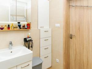 Prodej bytu 2+kk, Praha - Hrdlořezy, Učňovská, 48 m2