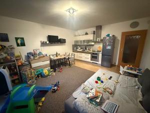 Pronájem bytu 2+kk, Praha - Prosek, Zubrnická, 50 m2