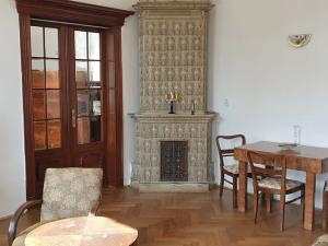 Pronájem bytu 2+1, Teplice, Čs. dobrovolců, 84 m2