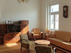 Pronájem bytu 2+1, Teplice, Čs. dobrovolců, 84 m2