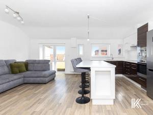 Pronájem bytu 3+kk, Pardubice, Za Pasáží, 103 m2