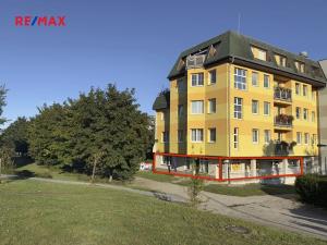 Prodej obchodního prostoru, Praha - Hlubočepy, Voskovcova, 141 m2