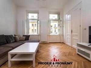 Pronájem bytu 2+1, Praha, Janáčkovo nábřeží, 56 m2