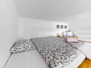 Pronájem bytu 2+1, Praha, Janáčkovo nábřeží, 72 m2