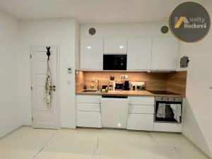 Prodej bytu 2+kk, Praha - Vinohrady, Šrobárova, 49 m2