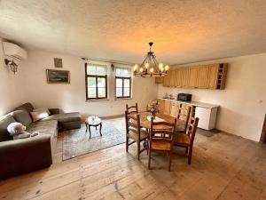 Prodej apartmánu, Líšnice, 300 m2