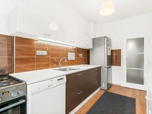 Pronájem bytu 2+kk, Praha - Vršovice, Vršovická, 55 m2