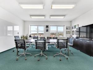 Pronájem kanceláře, Praha, 300 m2