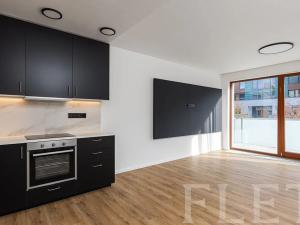 Pronájem bytu 2+kk, Praha - Karlín, Rohanské nábřeží, 55 m2