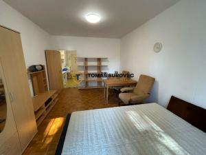 Pronájem bytu 1+kk, Zlín, Družstevní, 37 m2
