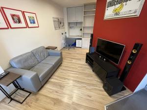 Pronájem bytu 2+kk, Praha - Podolí, Levá, 42 m2