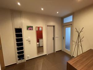 Pronájem bytu 2+kk, Praha - Podolí, Levá, 42 m2
