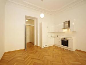 Pronájem bytu 2+kk, Praha - Vinohrady, Balbínova, 66 m2
