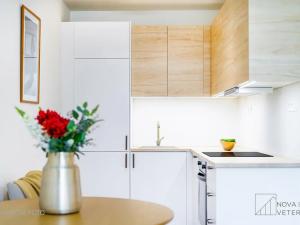 Prodej bytu 2+kk, Praha - Kobylisy, Třeboradická, 48 m2