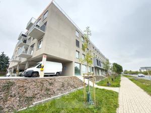 Pronájem bytu 2+kk, Praha - Hostavice, Českobrodská, 54 m2