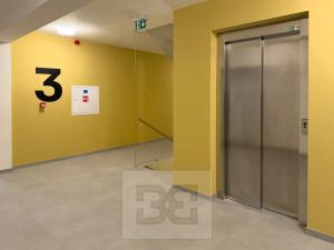 Pronájem bytu 2+kk, Praha - Hostavice, Českobrodská, 54 m2