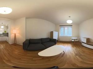 Pronájem bytu 2+kk, Praha - Vršovice, 28. pluku, 56 m2