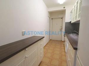 Prodej bytu 1+kk, Praha - Prosek, Pískovcová, 35 m2