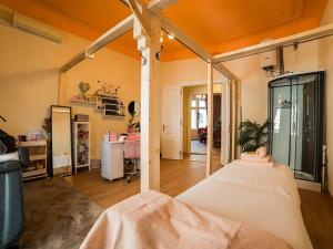 Pronájem obchodního prostoru, Praha - Josefov, Kaprova, 22 m2