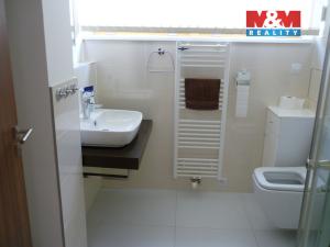 Pronájem rodinného domu, Praha - Cholupice, Lhenická, 200 m2