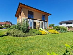 Pronájem rodinného domu, Králův Dvůr, Na Lucberku, 270 m2