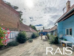 Prodej komerční nemovitosti, Želešice, 2032 m2