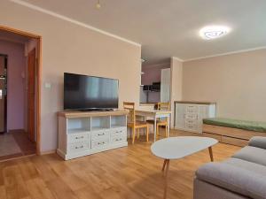 Pronájem bytu 1+kk, Praha - Bohnice, Kostřínská, 33 m2