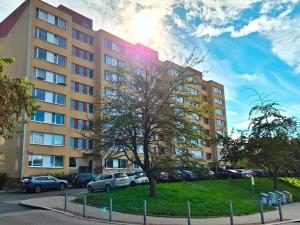 Pronájem bytu 1+kk, Praha - Bohnice, Kostřínská, 33 m2