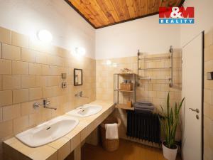 Prodej rodinného domu, Želízy, 640 m2