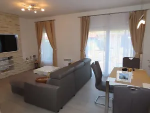 Pronájem rodinného domu, Polerady, 80 m2