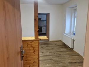 Pronájem bytu 1+kk, Zápy, 29 m2