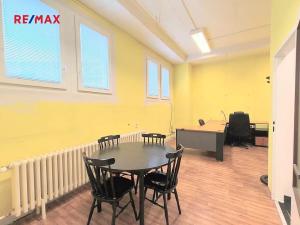 Pronájem kanceláře, Praha - Kobylisy, Horňátecká, 61 m2