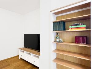 Pronájem bytu 2+kk, Praha - Vinohrady, Perucká, 45 m2