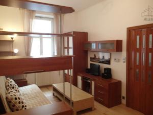 Pronájem bytu 1+1, Praha - Libeň, Vosmíkových, 38 m2