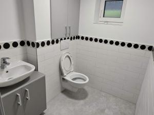 Pronájem kanceláře, Příbram - Příbram VI-Březové Hory, Husova, 80 m2