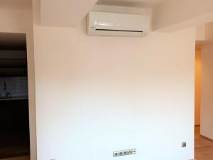 Pronájem bytu 2+1, Praha - Malá Strana, U lužického semináře, 74 m2