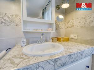 Prodej rodinného domu, Karlovy Vary - Stará Role, Nerudova, 151 m2