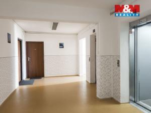Prodej bytu 1+kk, Karviná - Hranice, Čsl. armády, 32 m2