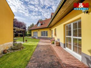 Prodej rodinného domu, Veleň - Mírovice, Na návsi, 478 m2