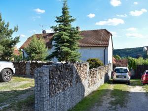 Pronájem bytu 2+1, Jevany, Nad Školou, 73 m2
