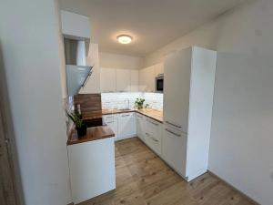 Pronájem bytu 2+kk, Praha - Hostivař, Fojtova, 49 m2