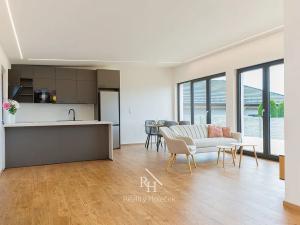 Prodej rodinného domu, Svinaře, Větrná, 156 m2