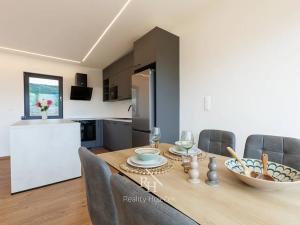 Prodej rodinného domu, Svinaře, Větrná, 156 m2