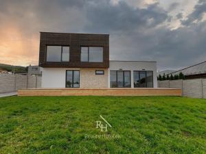 Prodej rodinného domu, Svinaře, Větrná, 156 m2