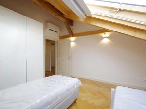 Pronájem bytu 3+kk, Praha - Nové Město, Bolzanova, 79 m2