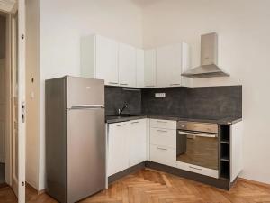 Pronájem bytu 1+kk, Praha - Nové Město, Lípová, 33 m2