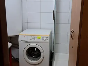 Pronájem obchodního prostoru, Praha - Nové Město, Bolzanova, 100 m2