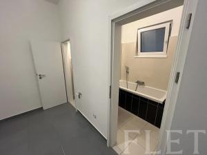 Pronájem bytu 3+kk, Praha - Podolí, Dvorecké náměstí, 93 m2