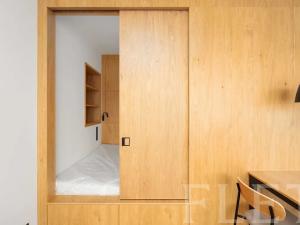 Pronájem bytu 1+kk, Praha - Bubeneč, Vítězné náměstí, 37 m2