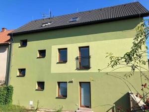 Pronájem bytu 2+kk, Kostelec nad Labem, Neratovická, 53 m2